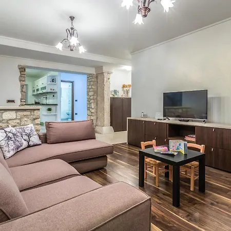 Gorgeous In With Kitchen Lejlighed *