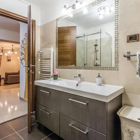 Gorgeous In With Kitchen Lejlighed *
